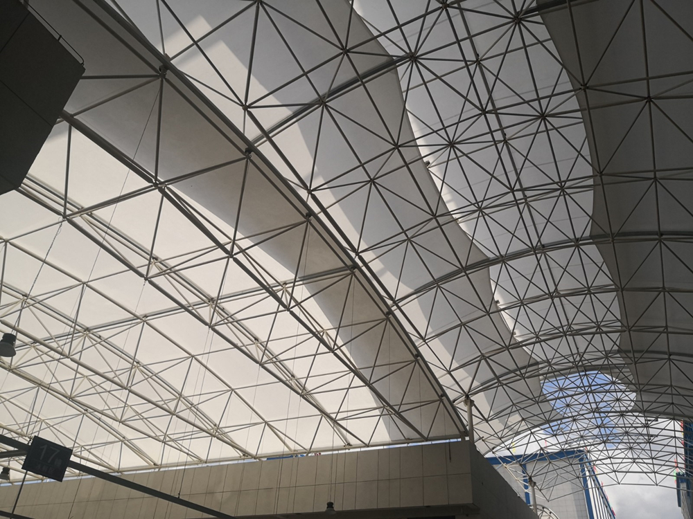 钢结构网架市场顶棚